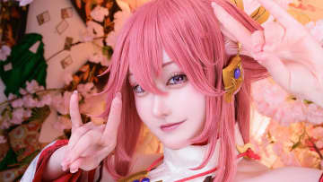 にゃるまー。艶やか巫女