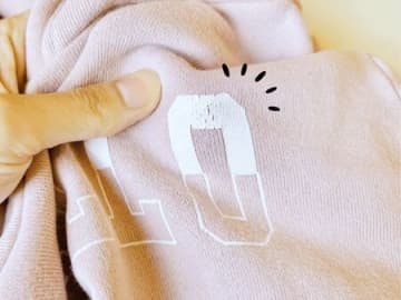 パーカーやTシャツの剥がれかけのロゴを"復活"させる裏ワザ。どこまで再現できるか検証してみた！