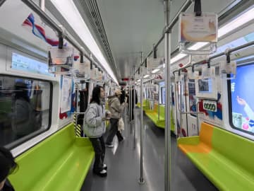 上海地下鉄、中英の詩で車内に文化の温もり
