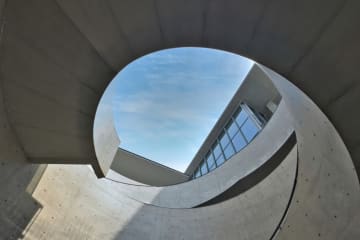 建築好きがひとりで出かけたい！東京で出会える安藤忠雄建築4選