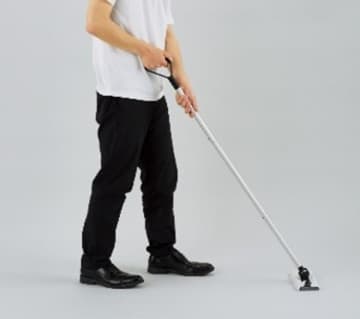 コクヨとの共同研究で誕生！人間工学を活かした新しいフローリングワイパーが12月3日発売　身体への負担軽減を考慮した柄の長さの実証にデザイン工学部の学生も参画