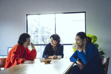 ウルフルズ、ライブ映像作品『ヤッサ20/25』より「あついのがすき」＆「バンザイ～好きでよかった～」配信決定