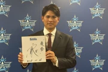 FA桑原“流出”も「僕にとってはチャンス」　DeNA神里が中堅獲りへ…500万円増で更改