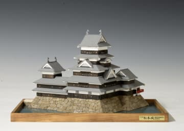 ウッディジョー、木製模型「1/250 松本城」を12月1日に発売