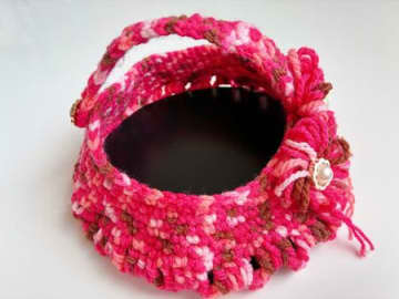 毛糸ひと玉で可愛いワンハンドルの小物入れ