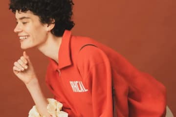 チャンピオンの“フロッキーロゴ”入りハーフジッププルオーバー、RHC ロンハーマン限定