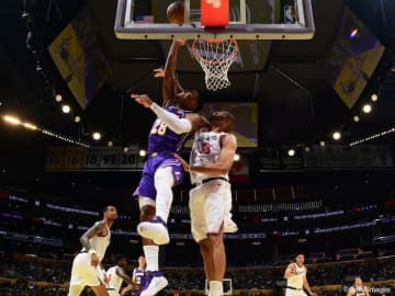 LA対決を制したレイカーズがNBAカップグループラウンド突破…ドンチッチが43得点、八村塁は13得点