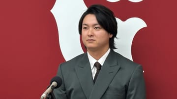 750万円→4650万円でサイン　“シュートの使い手”巨人・田中瑛斗が契約更改　最後は結婚報告も