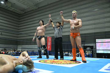 【新日本】ザックが大岩のアシストで海野を丸め込み、TMDKが極上のテクニック合戦を制す「俺たちは世界最高の技巧派タッグチームだ」