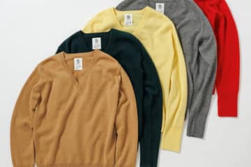 ビオトープ×バトナー”一等級カシミヤ100%”のセーター、ナチュラルな光沢のVネックニット