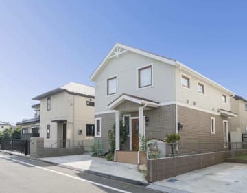 親の土地に家を建て、建築費3500万円のうち「2000万円」を親が負担。親も住めば「贈与」にならない？