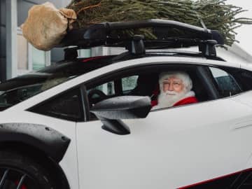 ランボルギーニがホリデーギフトガイドを発表！デザイン性と情熱が詰まったコラボレーションアイテムがいっぱい