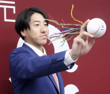 巨人・大勢、1億8千万円で更改　山崎も同じく倍増、戸郷は大幅減