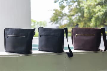 りんご2個分より軽い！ 超軽量なのに高級感たっぷりのインナーケース付きショルダーバッグ