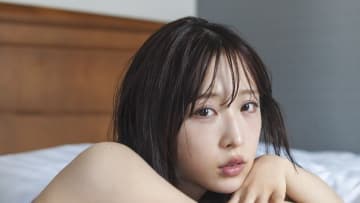 AKB48小栗有以 1stフォト＆スタイルブック 浴衣姿やビーチでの先行カット解禁『AB型の左利き』