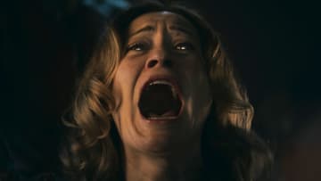 廃虚と化した刑務所、謎の老婆、窓辺を徘徊する男の影、地下室の闇　「シェルビー・オークス」予告