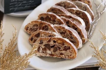 阪神梅田で楽しむクリスマス！50種類のシュトーレンと焼きたてパン大集合