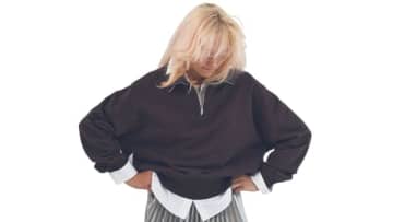 【明日なに着る？】合わせやすいのに華もある「ちょうどいい距離感のシルバースカート」