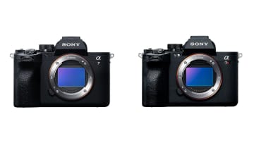 ソニー、「α7R V」「α7 IV」新ファームウェア公開。縦横表示対応や動画フラグ機能など大幅機能強化