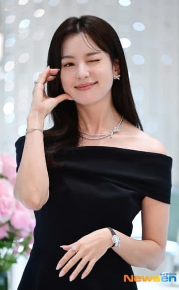 【PHOTO】ハン・ヒョジュ、ジュエリーブランド「GRAFF」のイベントに出席