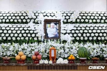 イ・スンギ＆パク・キョンリムら、イ・スンジェさんを弔問「もうゆっくり休んでください」