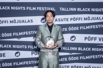 高杉真宙主演、家族をやめたい人たちへ―『架空の犬と嘘をつく猫』世界15大映画祭タリン・ブラックナイト映画祭撮影賞を受賞!!