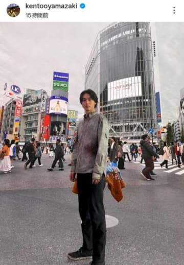 山崎賢人『今際の国のアリス』最新作のオフショ公開！「かっこよすぎる！」「どれもこれも素敵」の声