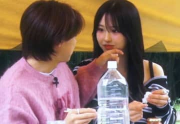 SNSで大人気のカップル、口元を汚した彼女の唇にやさしく触れ…彼氏の神対応にスタジオ絶賛！彼女も「優しくてびっくりした」