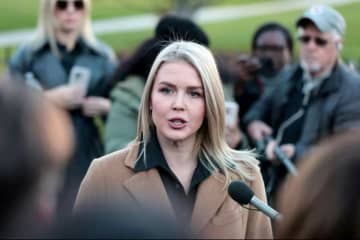 ホワイトハウスのレビット報道官と親戚関係にある女性、ICEにより逮捕