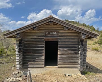 山梨県甲州市、標高2000m近くにある至福の「賽の河原」へ！【地獄さんぽ／中野 純】