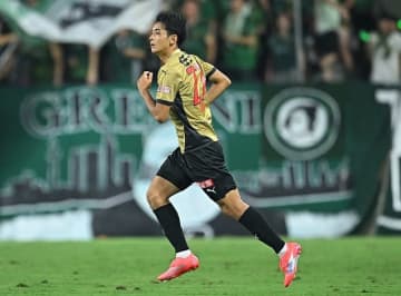 【バイタルエリアの仕事人】vol.58 山田楓喜｜「ポルトガルに行ったとは思ってない」“島”での衝撃体験で得たもの。初先発で退場さえポジティブに。どん底も知る24歳の根源は――