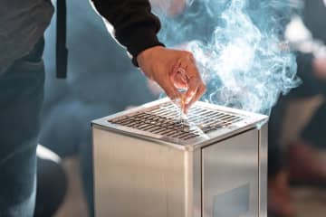 “加熱式タバコ” の受動喫煙 政府が『対策強化』に国民からは「歩きタバコをなんとかして」「ポイ捨てが多すぎる」などの意見 ネットでは喫煙者からの意見も「加熱式たばこの受動喫煙をうたうのはかなり疑問なんだけど」「喫煙者ですが、吸えるところをもっと増やしてもらわないときついです」