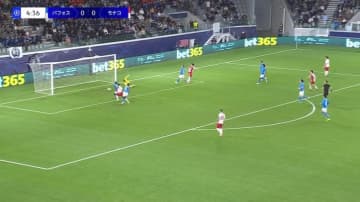 なんだこれ…！？ 南野拓実に「絶望しかない」華麗な“ダイレクトショット”→相手GKが動けなくなる「これは圧巻」「カッコ良すぎ」