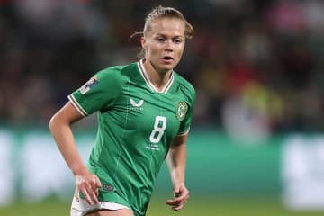 英リーグ杯で“WWEスタイル”退場劇「永久追放に値」　首を掴んで投げつけ…愚行を海外批難「酷い」