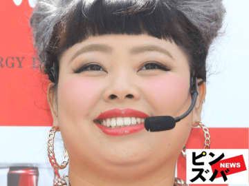 「直美ちゃんこういうときの表情いい」渡辺直美、激変のブロンドヘアで櫻坂46・山崎天とNYでドヤ顔ウォーク