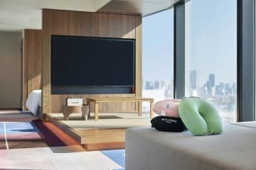 HOTEL GROOVE SHINJUKU, A PARKROYAL Hotel、Yogiboとのコラボルームを販売　2026年1月5日から