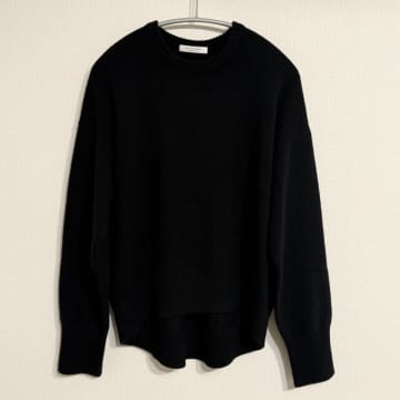 地味で垢抜けないのは着こなし方のせいかも！定番黒ニットのNGコーデ＆素敵コーデに変えるコツ