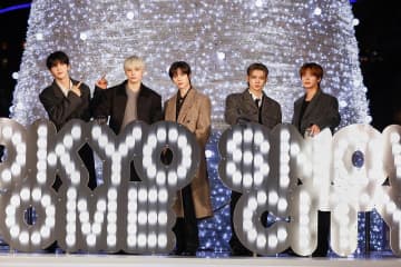 【動画】TOMORROW X TOGETHER、東京ドームシティで点灯式「雪みたいでキレイ」