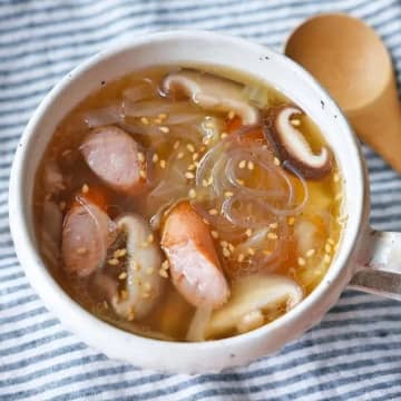 【ウインナー×春雨の破壊力】「毎日飲みたい」一度食べたら戻れない♡ハマる人続出の激旨スープレシピ