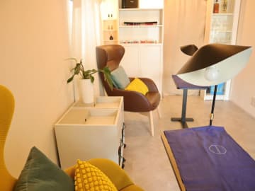 冬の手足を芯から温め、潤す。麻布十番のネイルサロン「HUDSON STUDIO」が“温スチームケア”を導入　日本語・英語対応のホリデー限定ギフトカードもご用意　“体験”を贈る冬のご褒美ギフトとしてもご利用いただけます