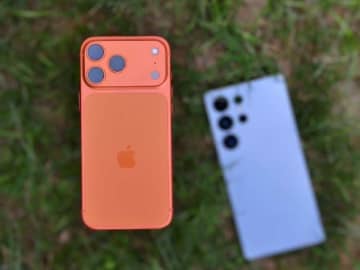 アップル、世界スマホ市場で14年ぶりサムスン超え目前　「iPhone 17」好調で