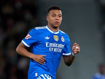 「決定力がやばい」「どうなってるねん」わずか７分間でハット達成！ 圧巻４ゴールのエムバペにファン衝撃「とんでもないことしてる」