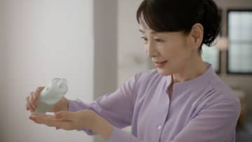 吉永小百合が大切にする、日々の保湿習慣「肌が潤えば、心も潤う」