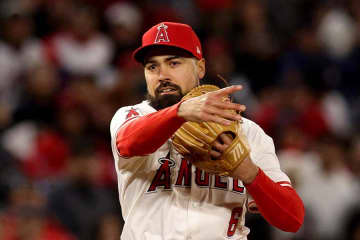 「史上最悪の契約」　引退検討のレンドンに辛辣な声、“1試合あたり1.5億円”で「最大の強盗だ」