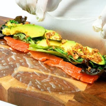 【ライスペーパーで巻くだけ♡】「あまりにも簡単で震える程うまい！」「この組み合わせ、天才！」無限生春巻きレシピ Collaboration With DAIGOも台所