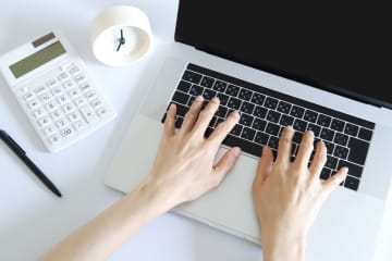 「Windows 10」のサポートが10月14日でついに終了！ “4割強”のユーザーはサポート終了を「把握してない」！？ “費用0円”で「パソコン」を使い続ける方法とは？