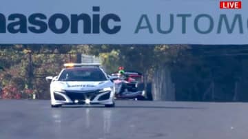 レースを先導！ホンダの絶版名車に「サイレン鳴るんだ」 サーキットで捉えた珍しい“仕事風景”に反響