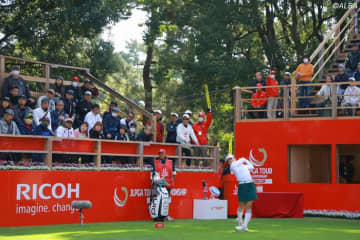 ＜速報＞女王・佐久間朱莉が最終戦ティオフ　3パットでボギー発進