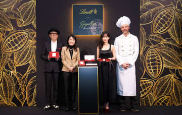 スイス発 リンドールチョコレート名門 Lindt リンツ 初の職人手仕事ショコラ「シグネチャープラリネ」11/27～2026/2/15 発売　日本産ゆず 繊細茶葉など7種　ショコラと素材が織りなす至高マリアージュで五感を揺さぶる感動と深い余韻を