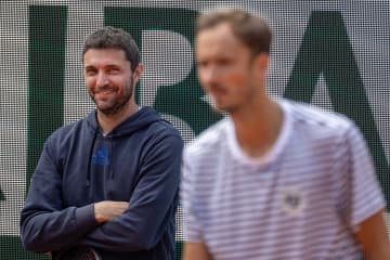 かつてメドベージェフを指導した元世界６位シモンがその苦労を吐露「ボックス席にいる時間は最も不快だった」＜SMASH＞